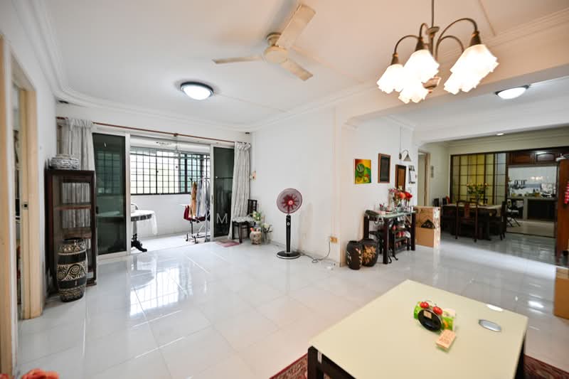 569 Pasir Ris Street 51, 569 Pasir Ris Street 51, 3 Bedrooms, 1,323 sqft, HDB Flat For Sale, by Desmond Tan, 500185328 - Living Room - PropertyGuru.com.sg