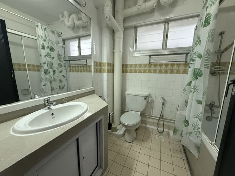 496D Tampines Avenue 9, 496D Tampines Avenue 9, 3 Bedrooms, 1,367 sqft, HDB Flat For Sale, by Cindy Chew, 500185330 - Bathroom - PropertyGuru.com.sg
