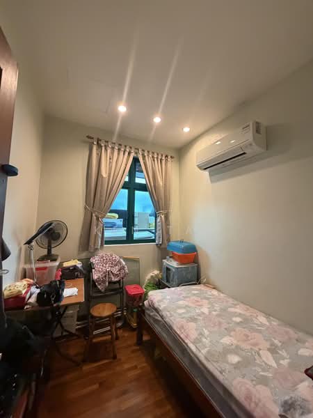 Corporation Semi D, Coporation Road, 7 Bedrooms, 2,346 sqft, Semi-Detached House For Sale, by Ken Tay, 500185336 - Bedroom - PropertyGuru.com.sg