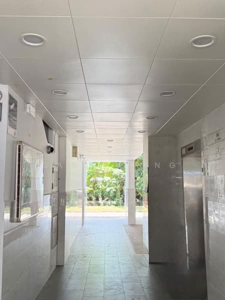 84 Whampoa Drive, 84 Whampoa Drive, 3 Bedrooms, 980 sqft, HDB Flat For Sale, by Sandra Ong, 500185340 - Corridor - PropertyGuru.com.sg