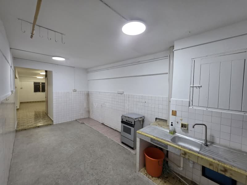 504 Ang Mo Kio Avenue 8, 504 Ang Mo Kio Avenue 8, 2 Bedrooms, 882 sqft, HDB Flat For Sale, by Ivy Cho, 500185348 - Kitchen - PropertyGuru.com.sg