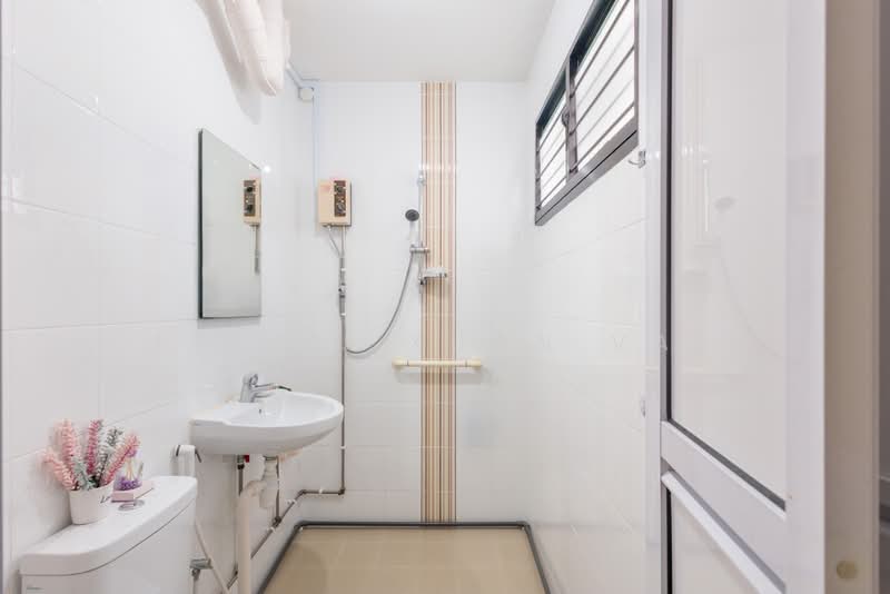 637 Hougang Avenue 8, 637 Hougang Avenue 8, 3 Bedrooms, 904 sqft, HDB Flat For Sale, by Lee Yi Xuan Val, 500185353 - PropertyGuru.com.sg