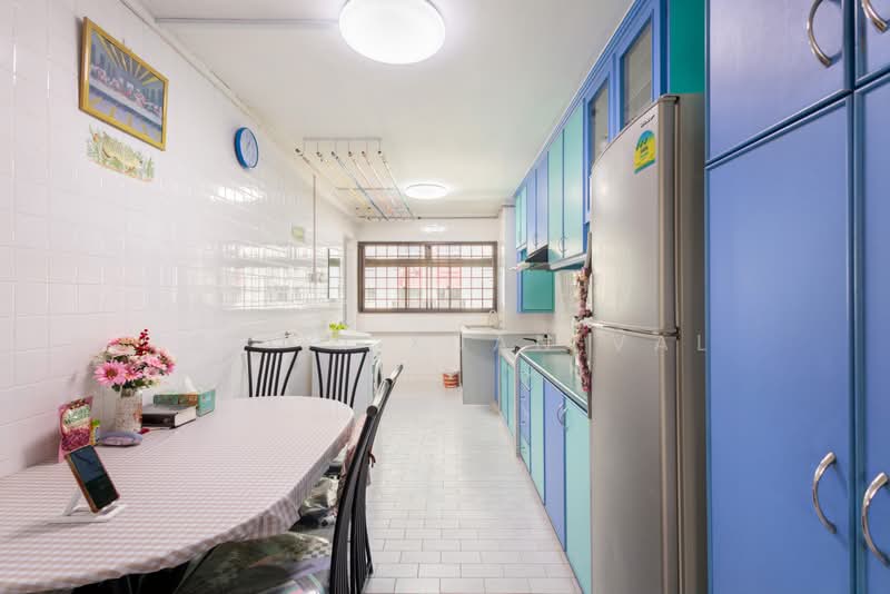 637 Hougang Avenue 8, 637 Hougang Avenue 8, 3 Bedrooms, 904 sqft, HDB Flat For Sale, by Lee Yi Xuan Val, 500185353 - Kitchen - PropertyGuru.com.sg