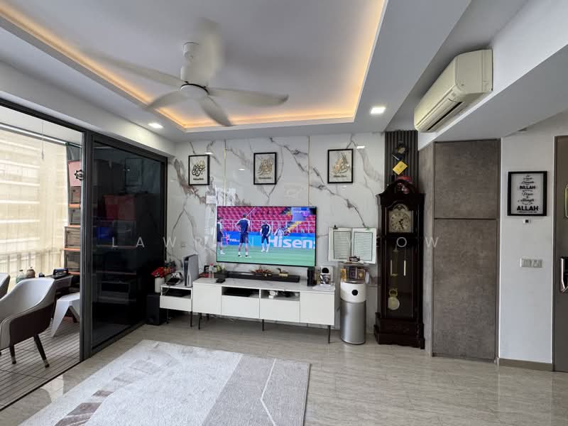 Waterwoods, 25 Punggol Field Walk, 3 Bedrooms, 1,044 sqft, Executive Condominium For Sale, by Lawrence Yeow, 500185360 - Living Room - PropertyGuru.com.sg