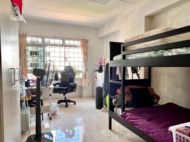 250 Pasir Ris Street 21, 250 Pasir Ris Street 21, 4 Bedrooms, 1,615 sqft, HDB Flat For Sale, by Nivetha ., 500185372 - Bedroom - PropertyGuru.com.sg