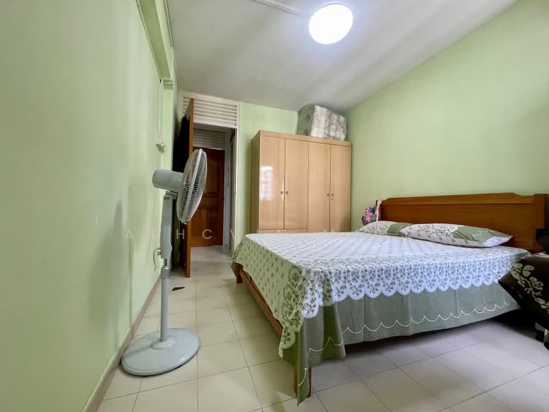 135 Bukit Batok West Avenue 6, 135 Bukit Batok West Avenue 6, 2 Bedrooms, 731 sqft, HDB Flat For Sale, by Ashcvin Mani, 500185374 - Bedroom - PropertyGuru.com.sg