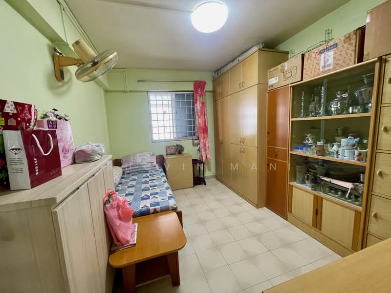 135 Bukit Batok West Avenue 6, 135 Bukit Batok West Avenue 6, 2 Bedrooms, 731 sqft, HDB Flat For Sale, by Ashcvin Mani, 500185374 - Bedroom - PropertyGuru.com.sg
