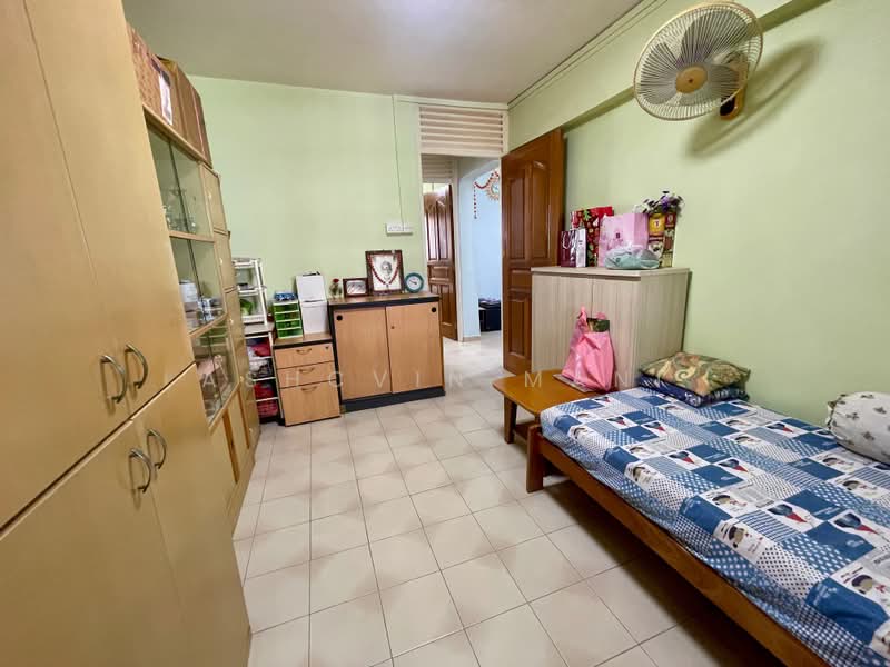 135 Bukit Batok West Avenue 6, 135 Bukit Batok West Avenue 6, 2 Bedrooms, 731 sqft, HDB Flat For Sale, by Ashcvin Mani, 500185374 - Bedroom - PropertyGuru.com.sg