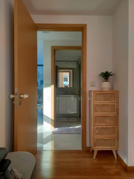 One Shenton, 1 Shenton Way, Room Rental, 94 sqft, Condominium For Rent, by Joy Toh, 500185375 - Interior - PropertyGuru.com.sg