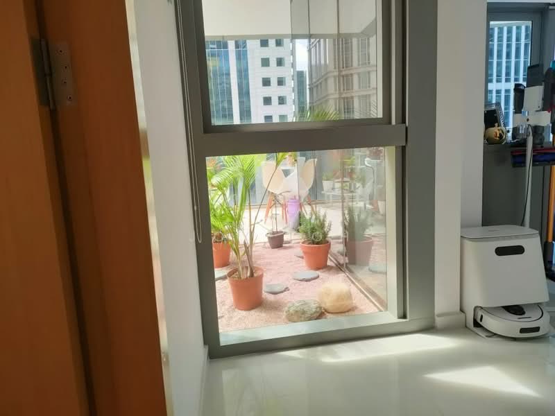 One Shenton, 1 Shenton Way, Room Rental, 94 sqft, Condominium For Rent, by Joy Toh, 500185375 - Balcony - PropertyGuru.com.sg