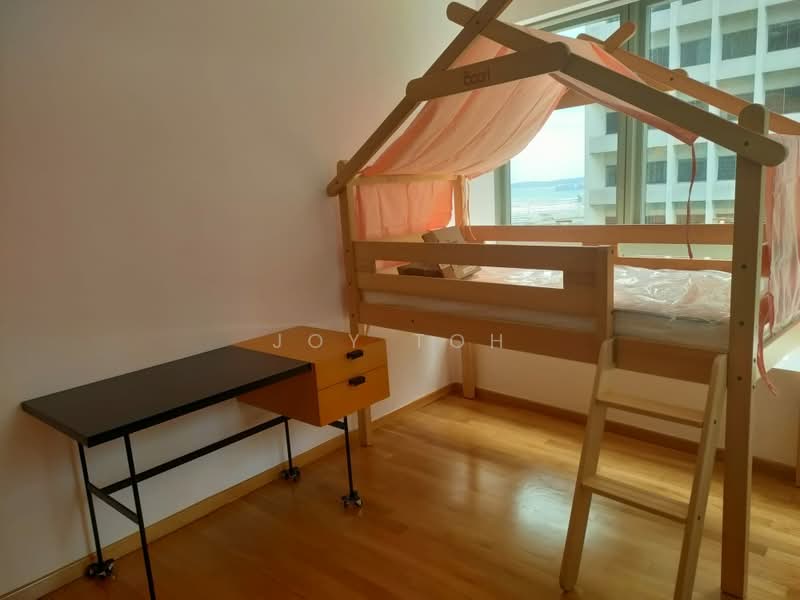 One Shenton, 1 Shenton Way, Room Rental, 94 sqft, Condominium For Rent, by Joy Toh, 500185375 - Bedroom. Bed will be removed.  - PropertyGuru.com.sg