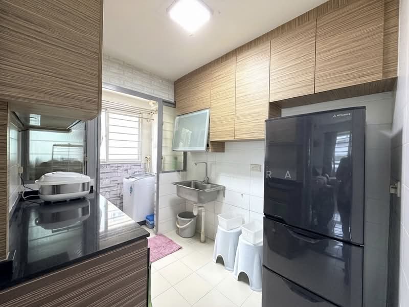 476A Upper Serangoon View, 476A Upper Serangoon View, 2 Bedrooms, 721 sqft, HDB Flat For Sale, by Fatin Amira, 500185376 - Kitchen - PropertyGuru.com.sg