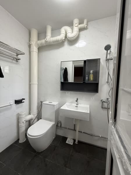 521 Serangoon North Avenue 4, 521 Serangoon North Avenue 4, 3 Bedrooms, 1,141 sqft, HDB Flat For Sale, by S.M. SUNDARAM, 500185389 - Bathroom - PropertyGuru.com.sg
