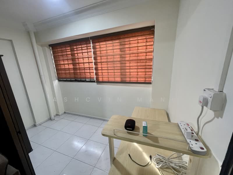 760 Woodlands Avenue 6, 760 Woodlands Avenue 6, 4 Bedrooms, 1,313 sqft, HDB Flat For Sale, by Ashcvin Mani, 500185391 - Living Hall Balcony - PropertyGuru.com.sg