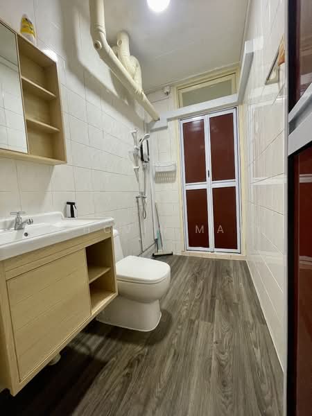 760 Woodlands Avenue 6, 760 Woodlands Avenue 6, 4 Bedrooms, 1,313 sqft, HDB Flat For Sale, by Ashcvin Mani, 500185391 - Bathroom - PropertyGuru.com.sg