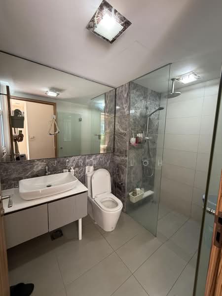 FLO Residence, Punggol Field Walk, 4 Bedrooms, 1,227 sqft, Condominium For Sale, by Jerry Loh, 500185397 - Master Bathroom - PropertyGuru.com.sg