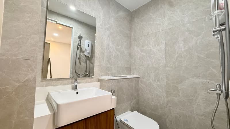 77 Rowell Road, Rowell Road, Room Rental, 150 sqft, Shophouse For Rent, by Doreen Heng, 500185408 - Bathroom - PropertyGuru.com.sg