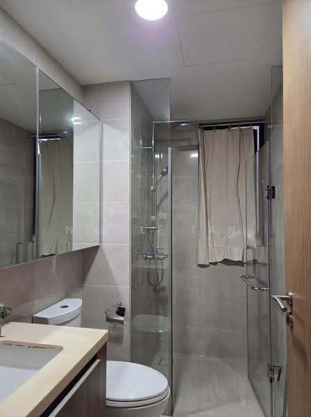 Kingsford Waterbay, 66 Upper Serangoon View, Hougang / Punggol / Sengkang, 3 Bedrooms, 883 sqft, Condominium For Sale, by Nicole Tan, 500185436 - Bathroom - PropertyGuru.com.sg