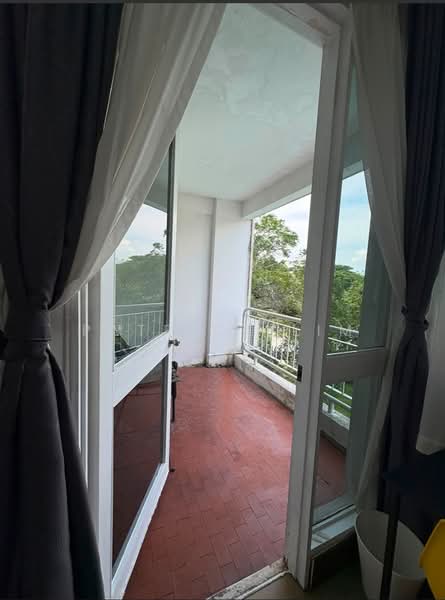 Starpoint, 319 Pasir Panjang Road, Room Rental, 400 sqft, Condominium For Rent, by Patrick Lim, 500185438 - Master Bedroom with Balcony - PropertyGuru.com.sg
