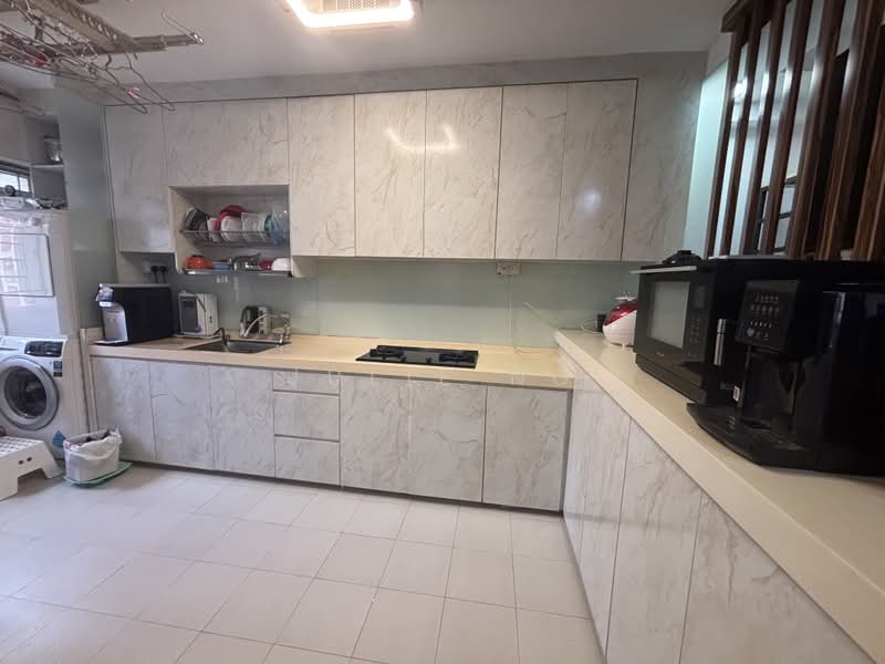 462 Hougang Avenue 10, 462 Hougang Avenue 10, 3 Bedrooms, 1,130 sqft, HDB Flat For Sale, by Julie Ng, 500185459 - Kitchen - PropertyGuru.com.sg
