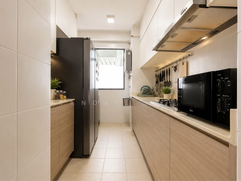 348D Yishun Avenue 11, 348D Yishun Avenue 11, 3 Bedrooms, 990 sqft, HDB Flat For Sale, by Randall How, 500185474 - Kitchen - PropertyGuru.com.sg