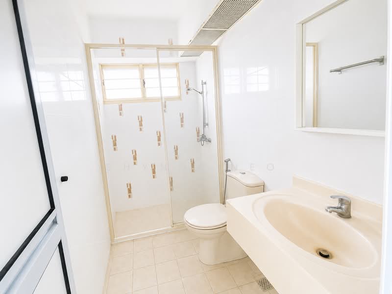 167A Punggol East, 167A Punggol East, 3 Bedrooms, 990 sqft, HDB Flat For Sale, by Shynna Neo, 500185485 - Bathroom - PropertyGuru.com.sg