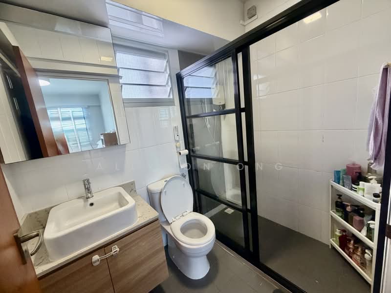 455B Teck Ghee Parkview, 455B Ang Mo Kio Street 44, 3 Bedrooms, 1,000 sqft, HDB Flat For Sale, by Allyson Ong, 500185487 - Bathroom - PropertyGuru.com.sg