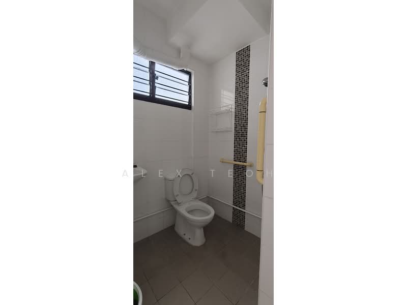 160 Bukit Batok Street 11, 160 Bukit Batok Street 11, Room Rental, 100 sqft, HDB Flat For Rent, by Alex Teoh, 500185490 - Bathroom - PropertyGuru.com.sg