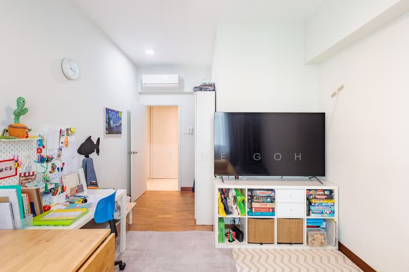The Trevose, 56 Trevose Crescent, 4 Bedrooms, 1,894 sqft, Condominium For Sale, by Qristine Goh, 500185491 - Study - PropertyGuru.com.sg
