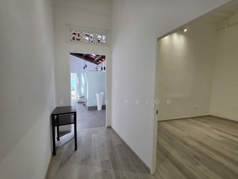 THRILLING Old World Conservation, Geylang Road, 4 Bedrooms, 2,350 sqft, Conservation House For Rent, by Susan Prior, 500185511 - Corridor - PropertyGuru.com.sg
