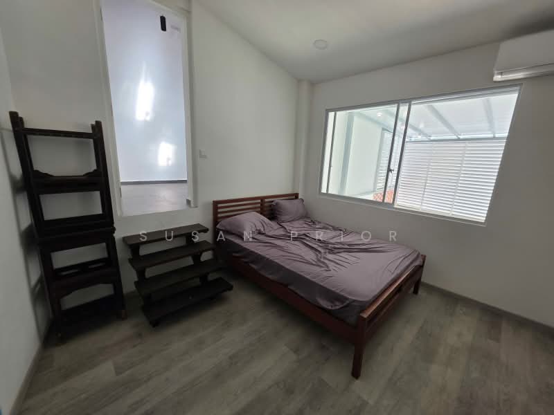 THRILLING Old World Conservation, Geylang Road, 4 Bedrooms, 2,350 sqft, Conservation House For Rent, by Susan Prior, 500185511 - Bedroom - PropertyGuru.com.sg
