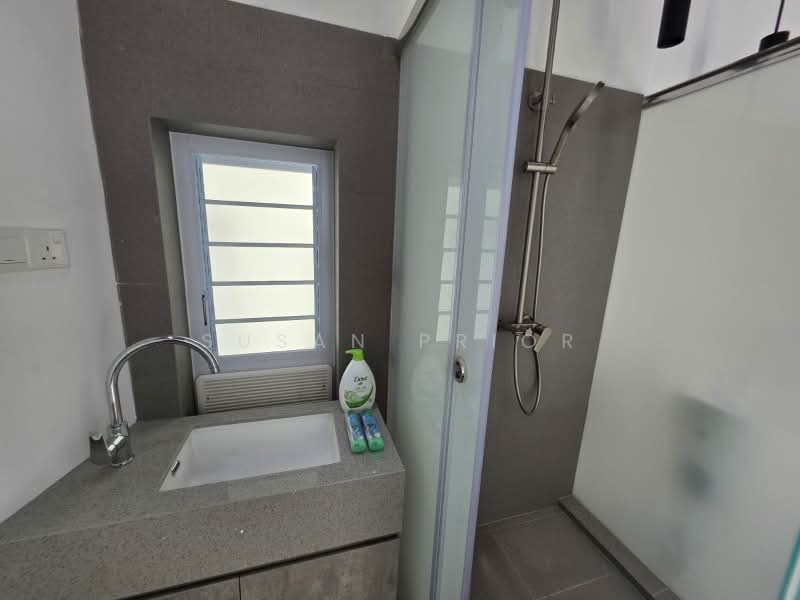 THRILLING Old World Conservation, Geylang Road, 4 Bedrooms, 2,350 sqft, Conservation House For Rent, by Susan Prior, 500185511 - Bathroom - PropertyGuru.com.sg