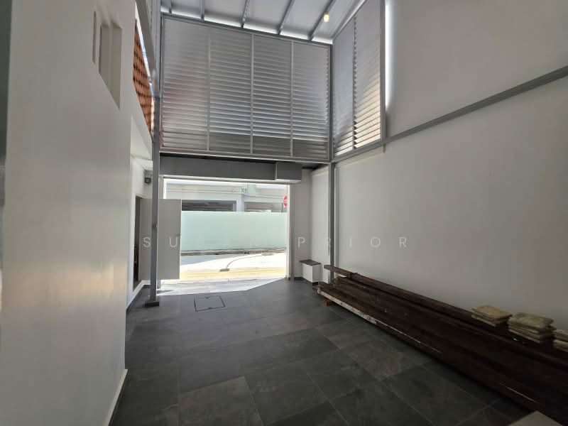 THRILLING Old World Conservation, Geylang Road, 4 Bedrooms, 2,350 sqft, Conservation House For Rent, by Susan Prior, 500185511 - Entrance - PropertyGuru.com.sg