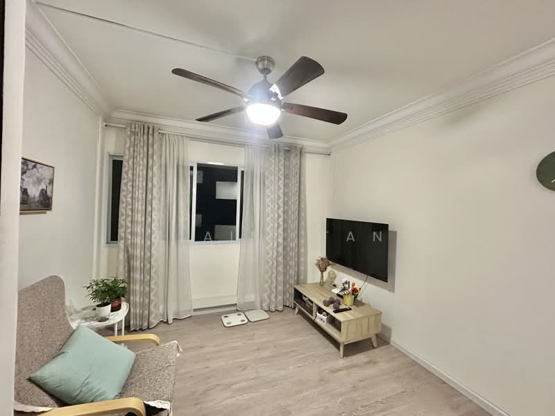 665 Woodlands Ring Road, 665 Woodlands Ring Road, 3 Bedrooms, 915 sqft, HDB Flat For Rent, by Elaine Tan, 500185514 - Living Room - PropertyGuru.com.sg
