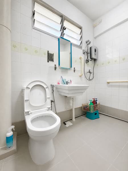 628 Pasir Ris Drive 3, 628 Pasir Ris Drive 3, 3 Bedrooms, 1,292 sqft, HDB Flat For Sale, by Charles Goy, 500185521 - Bathroom - PropertyGuru.com.sg