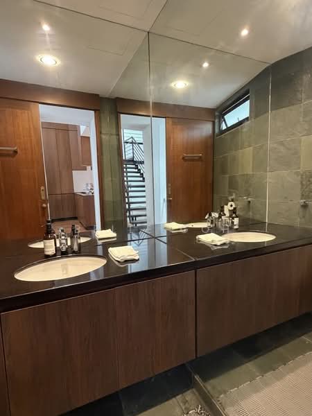 Tan Kah Kee / Duchess / Coronation, Coronation road, 5 Bedrooms, 5,500 sqft, Semi-Detached House For Rent, by Belle Goh, 500185522 - Bathroom - PropertyGuru.com.sg