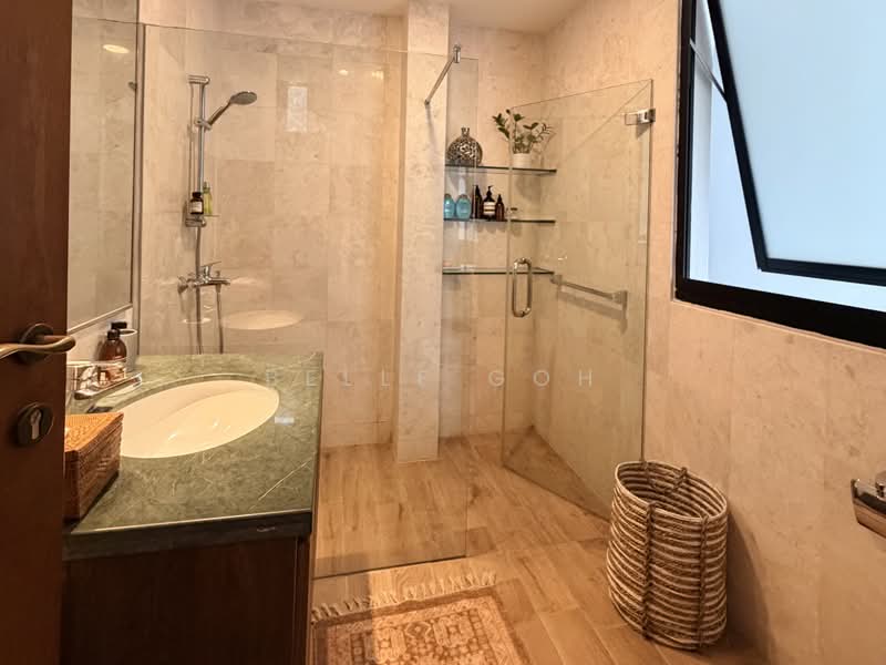 Tan Kah Kee / Duchess / Coronation, Coronation road, 5 Bedrooms, 5,500 sqft, Semi-Detached House For Rent, by Belle Goh, 500185522 - Bathroom - PropertyGuru.com.sg