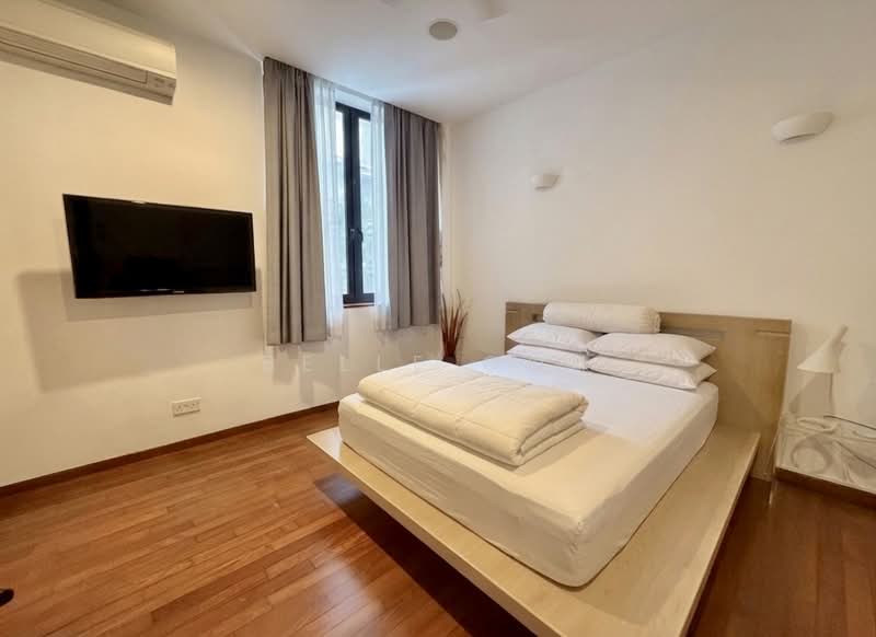 Tan Kah Kee / Duchess / Coronation, Coronation road, 5 Bedrooms, 5,500 sqft, Semi-Detached House For Rent, by Belle Goh, 500185522 - Bedroom - PropertyGuru.com.sg