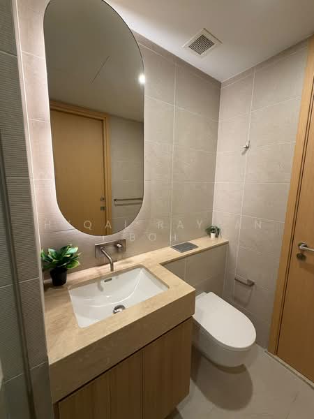 Hill House, 10A-11 Institution Hill, 10B, 1 Bedroom, 431 sqft, Condominium For Rent, by Hyqal Rayyan Boh, 500185524 - Bathroom - PropertyGuru.com.sg