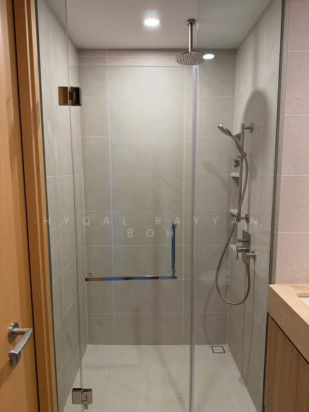 Hill House, 10A-11 Institution Hill, 10B, 1 Bedroom, 431 sqft, Condominium For Rent, by Hyqal Rayyan Boh, 500185524 - Bathroom - PropertyGuru.com.sg