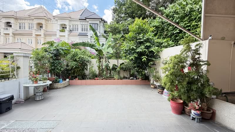 ❤️Usable porch space! ❤️ 1km to Rosyth Primary, , 5 Bedrooms, 3,700 sqft, Corner Terrace For Sale, by JAY PECK, 500185528 - Exterior - PropertyGuru.com.sg