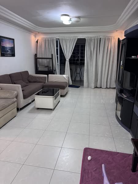 161 Yishun Street 11, 161 Yishun Street 11, 3 Bedrooms, 1,300 sqft, HDB Flat For Rent, by Tam Kah Ling, 500185531 - Living Room - PropertyGuru.com.sg