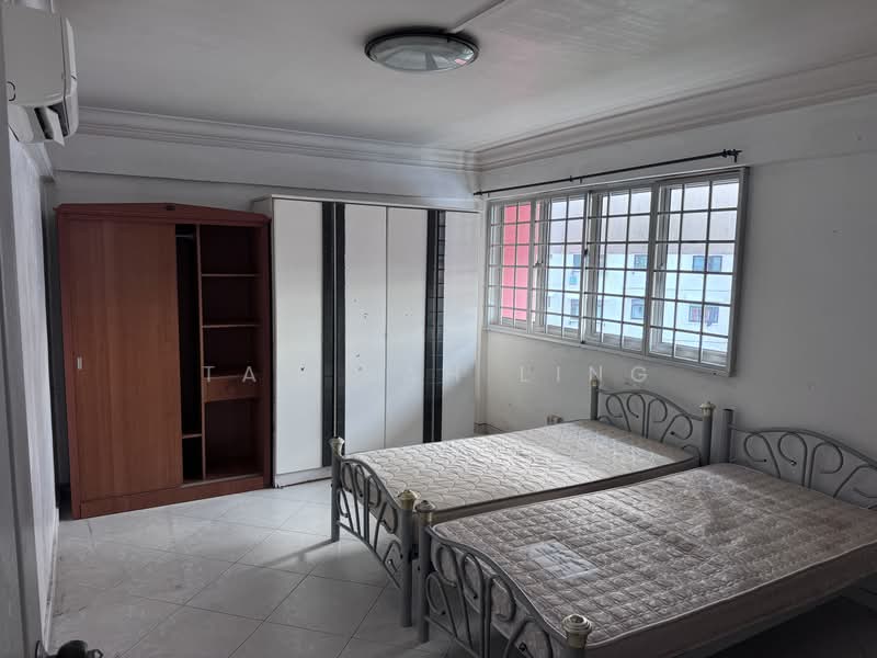 161 Yishun Street 11, 161 Yishun Street 11, 3 Bedrooms, 1,300 sqft, HDB Flat For Rent, by Tam Kah Ling, 500185531 - Bedroom - PropertyGuru.com.sg