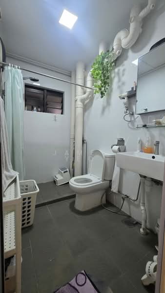 130 Rivervale Street, 130 Rivervale Street, 3 Bedrooms, 1,076 sqft, HDB Flat For Sale, by James Yeo, 500185553 - Bathroom - PropertyGuru.com.sg