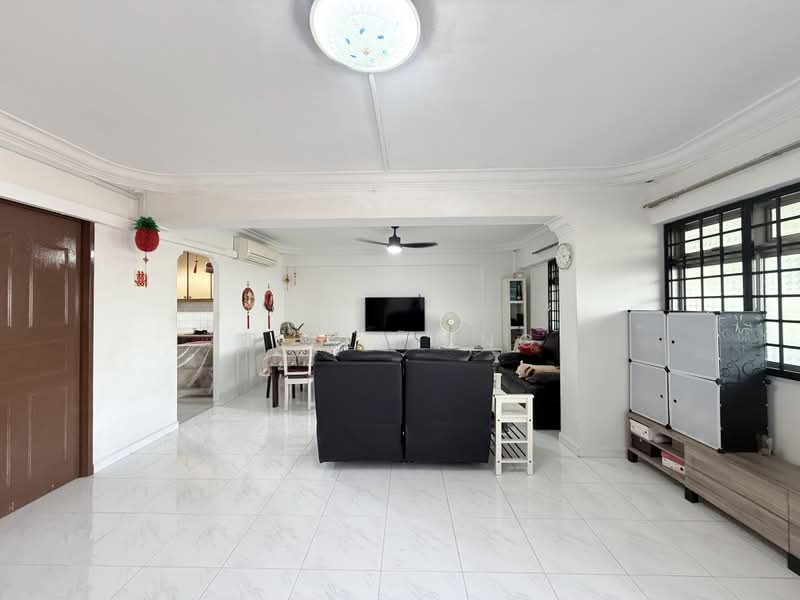 810 Woodlands Street 81, 810 Woodlands Street 81, 3 Bedrooms, 1,140 sqft, HDB Flat For Sale, by Kelly Sng, 500185586 - Living Room - PropertyGuru.com.sg