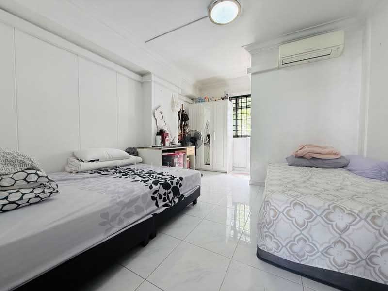 810 Woodlands Street 81, 810 Woodlands Street 81, 3 Bedrooms, 1,140 sqft, HDB Flat For Sale, by Kelly Sng, 500185586 - Master Bedroom - PropertyGuru.com.sg