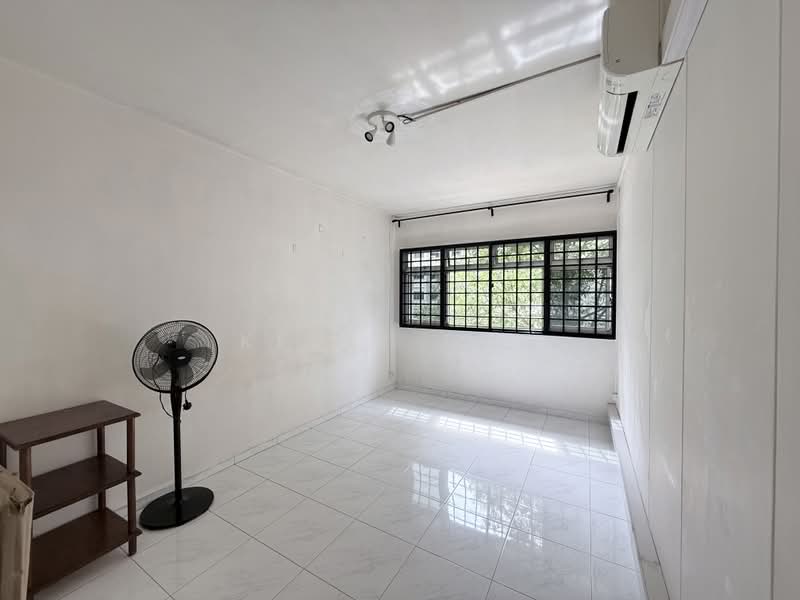 810 Woodlands Street 81, 810 Woodlands Street 81, 3 Bedrooms, 1,140 sqft, HDB Flat For Sale, by Kelly Sng, 500185586 - Common Bedroom - PropertyGuru.com.sg