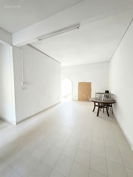 JALAN BUMBONG, , 3 Bedrooms, 2,000 sqft, Semi-Detached House For Sale, by Raynard Lim, 500185590 - Interior - PropertyGuru.com.sg