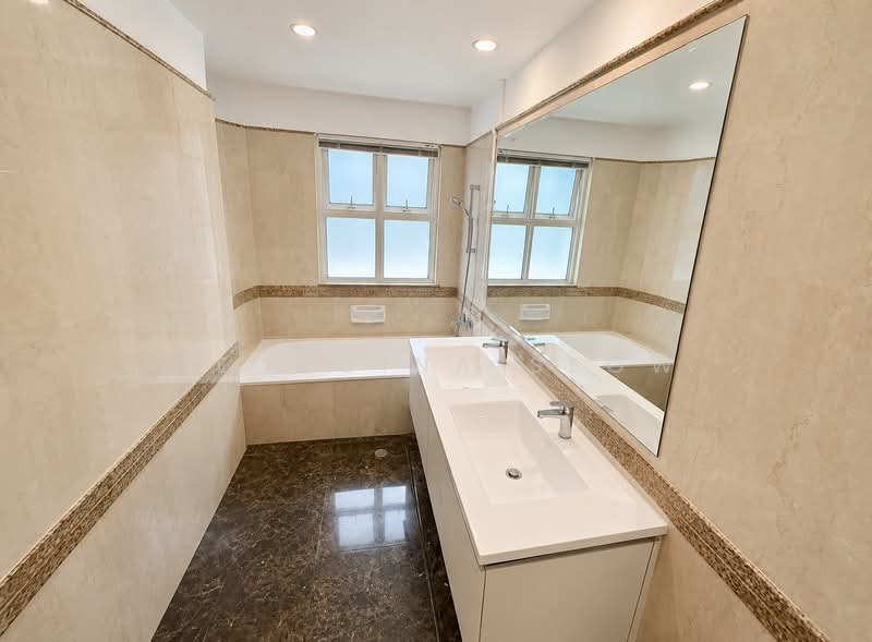 Holt Residences, 5 Holt Road, 4 Bedrooms, 2,056 sqft, Condominium For Rent, by Georgina Seow, 500185592 - Bathroom - PropertyGuru.com.sg