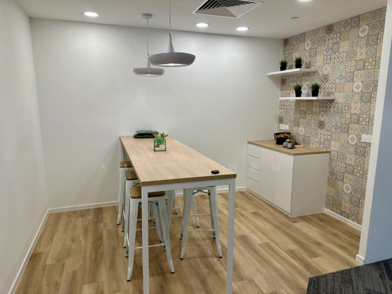 RAFFLES PLACE | Nicely Fitted Office | Sheltered to MRT Station |, Raffles Place MRT, 1,647 sqft, Office For Rent, by Amy Aw 胡嘉薇, 500185595 - CommercialGuru.com.sg